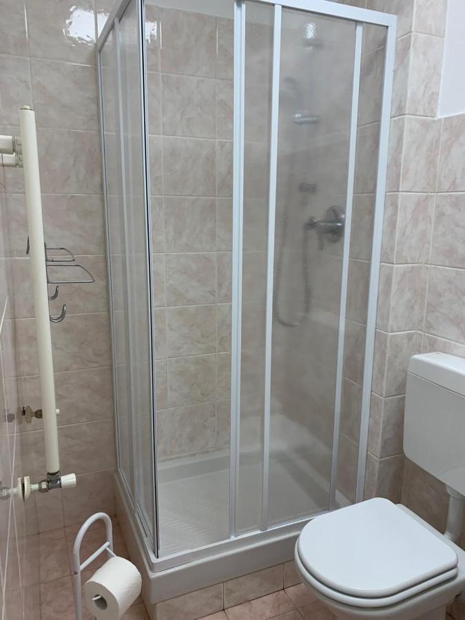 Apartment,1002902973:JPEG