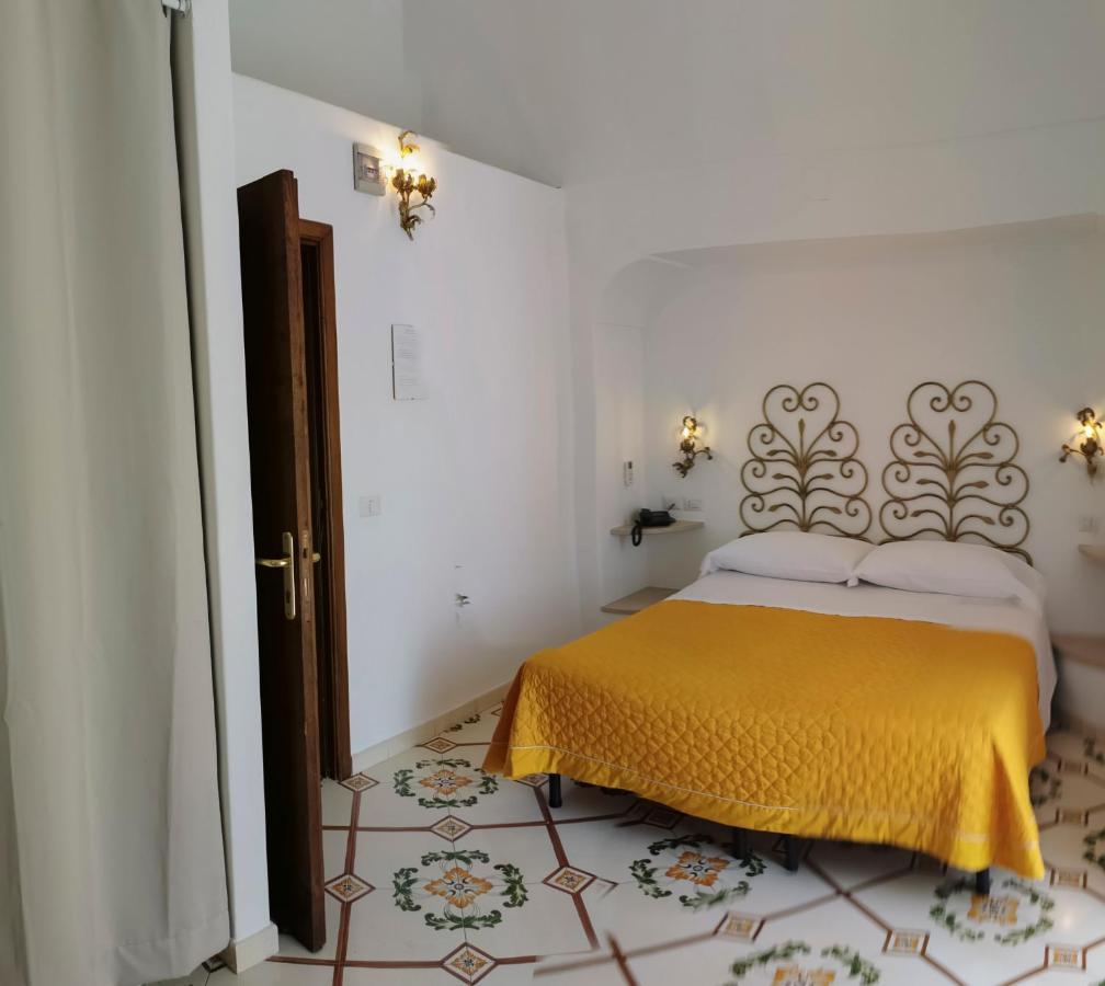 Double or Twin Room with Sea View,1017081652:JPEG