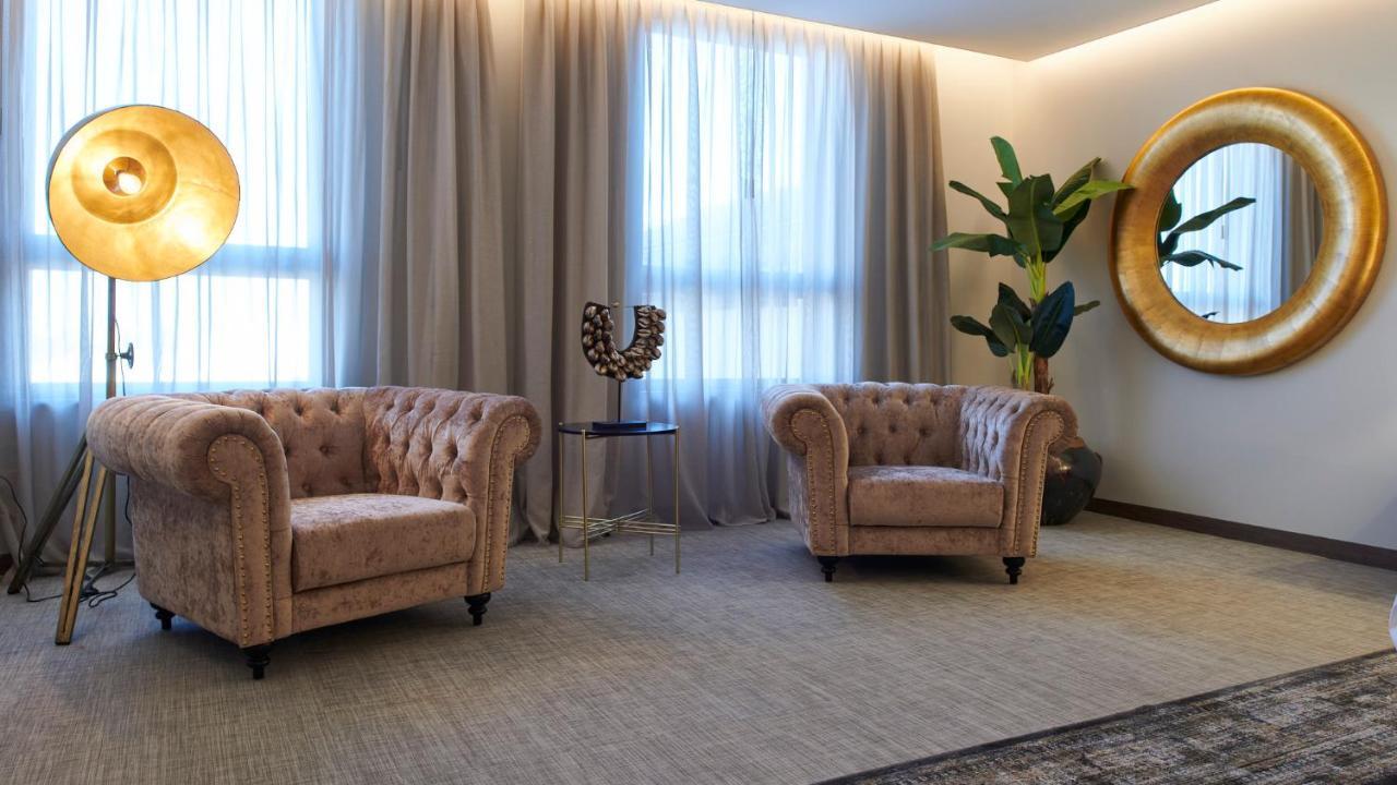 Deluxe Room,1019769655:JPEG