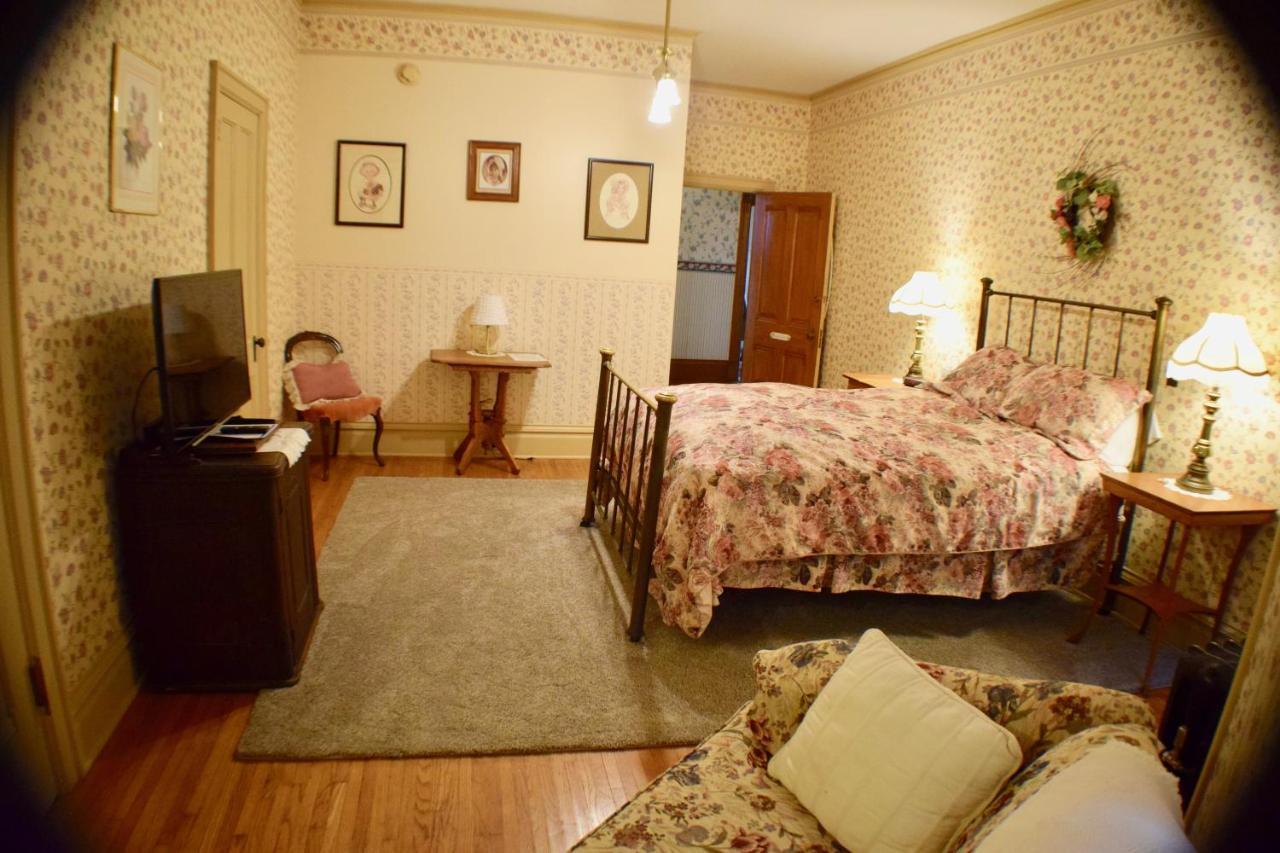 Queen Room