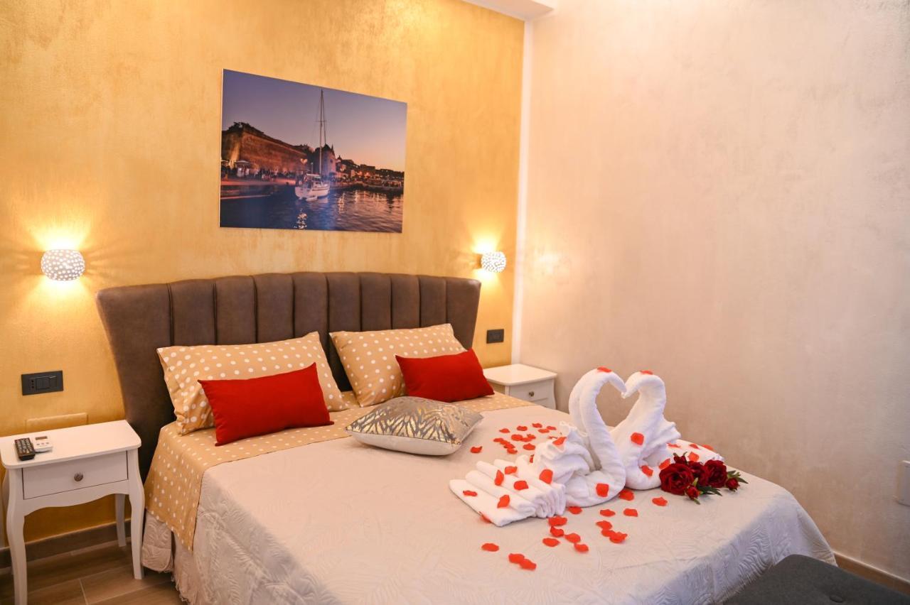 Double Room with Balcony and Sea View,1036926037:JPEG