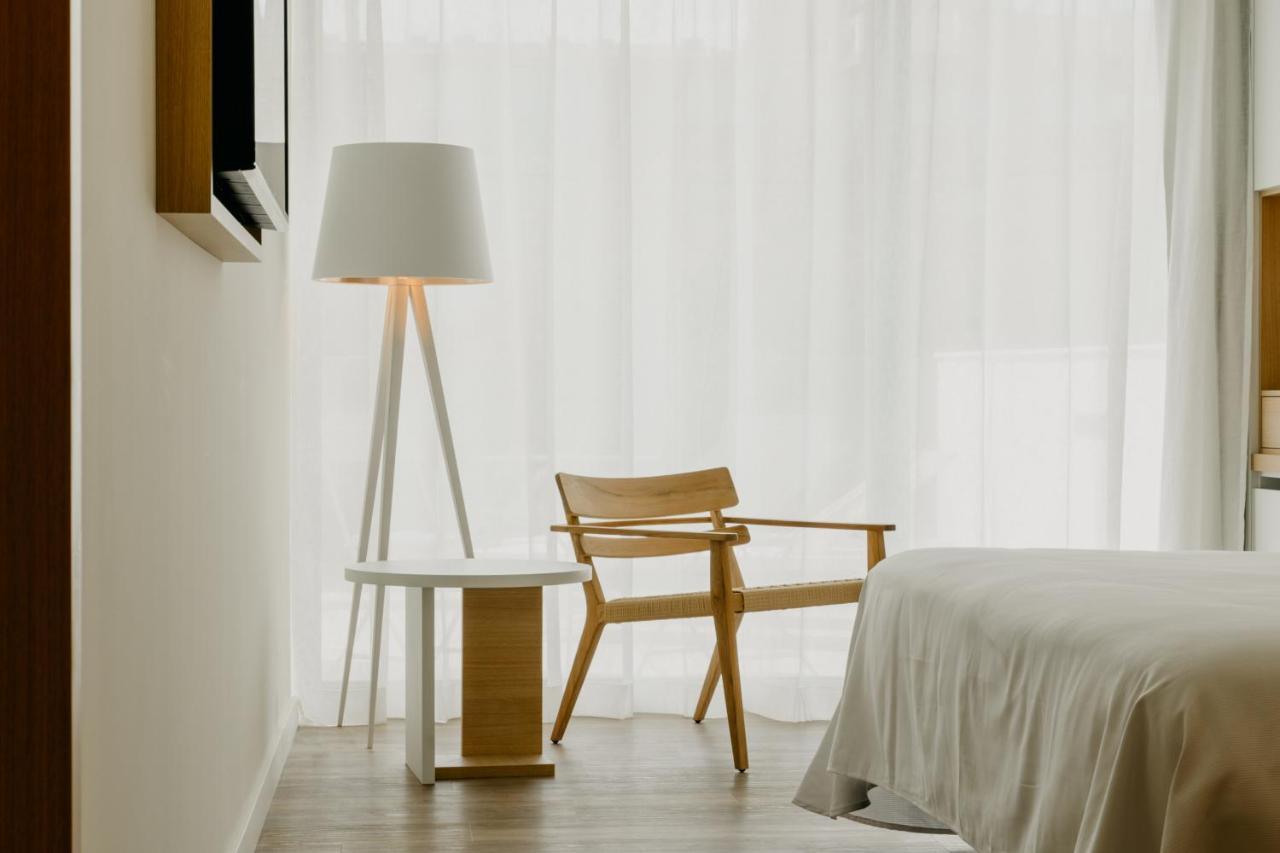 Deluxe Double Room with extra large double bed,1039955587:JPEG