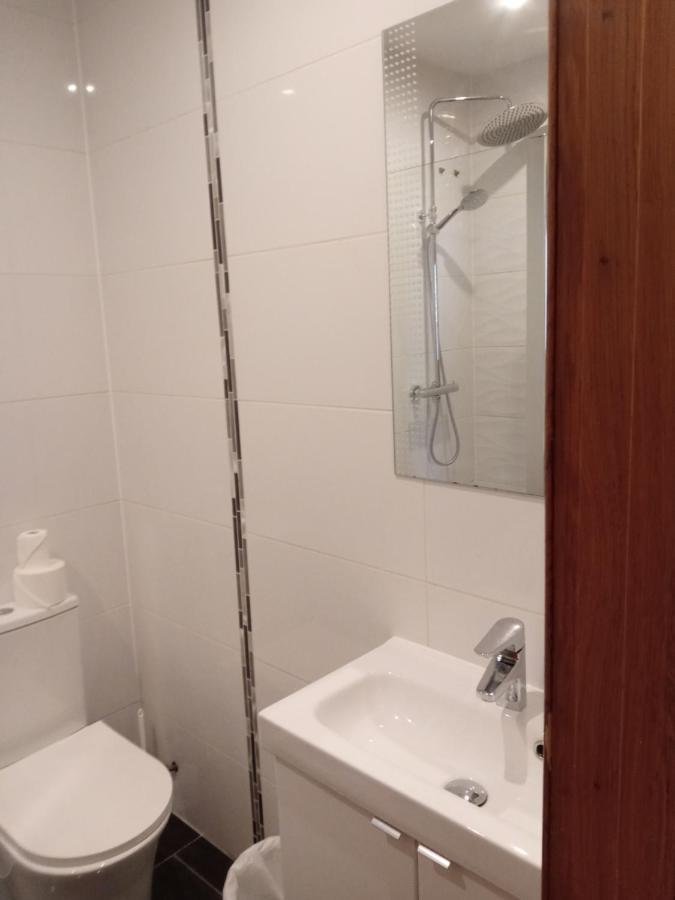 Family Room,1055614477:JPEG