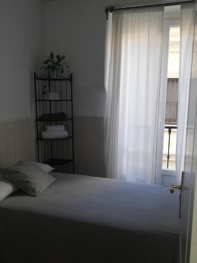 Standard Single Room,1056775417:JPEG