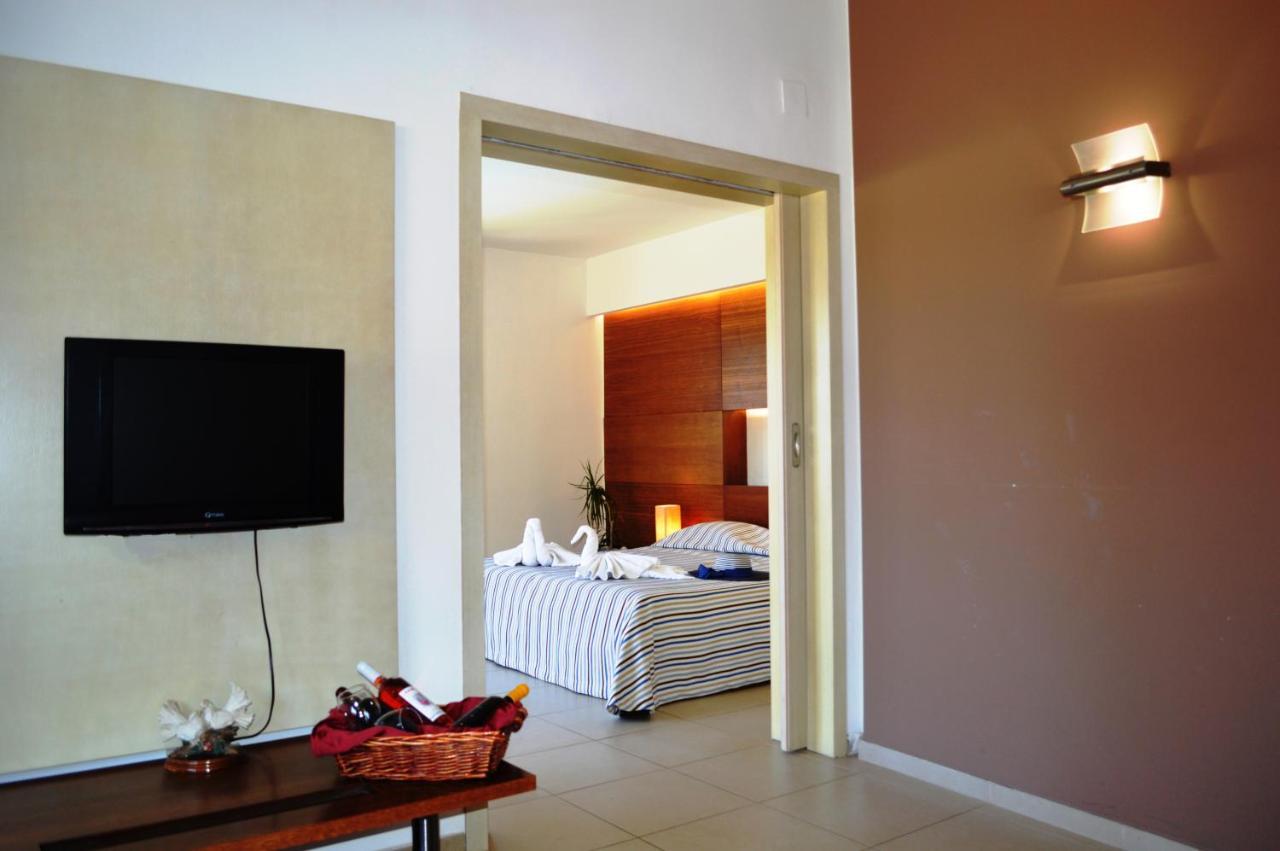 Two-Bedroom Suite,1589319205:JPEG