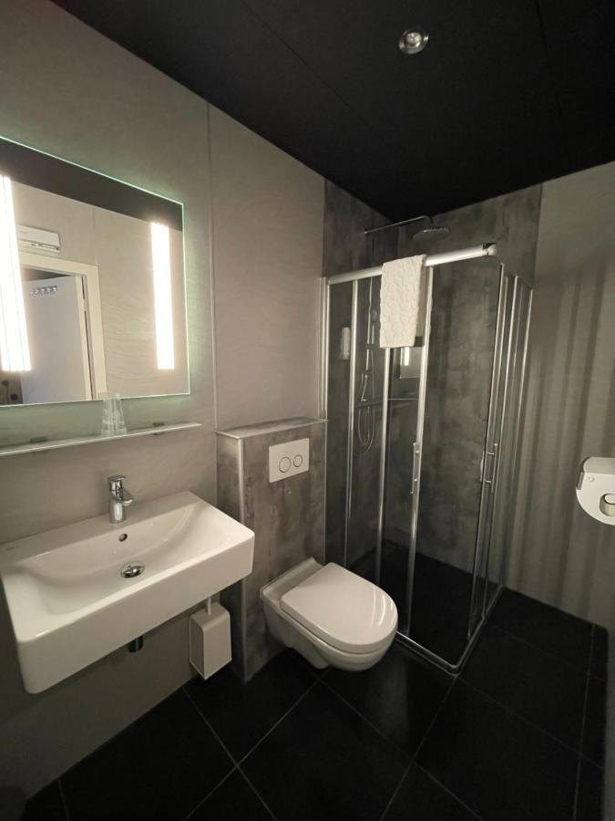 Large Double Room,1084665331:JPEG