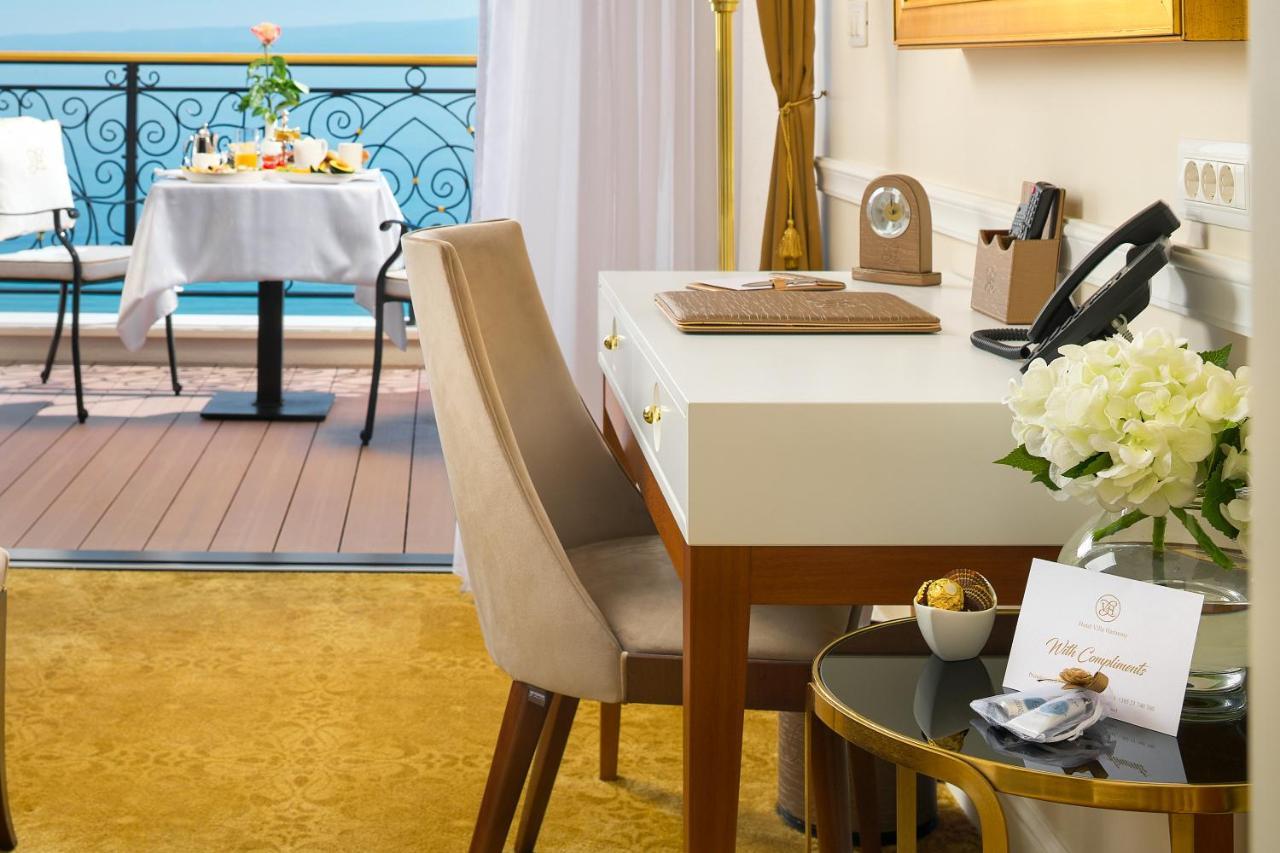 Premium Doppel- oder Zweibettzimmer mit Meerblick