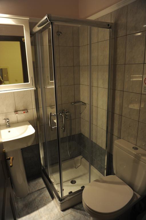 Studio (3 Adults)