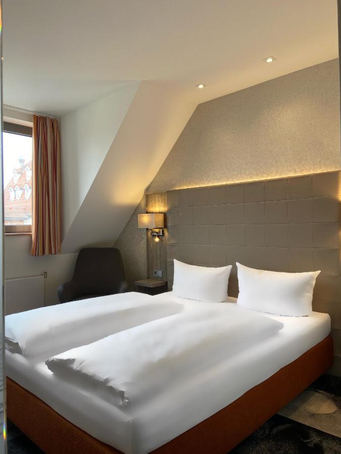 Budget Double Room,1219257379:JPEG