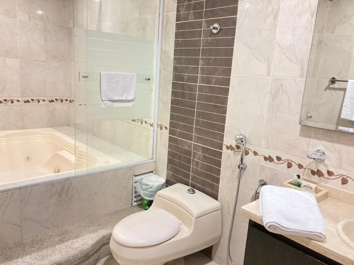 Standard Suite,1187646370:JPEG