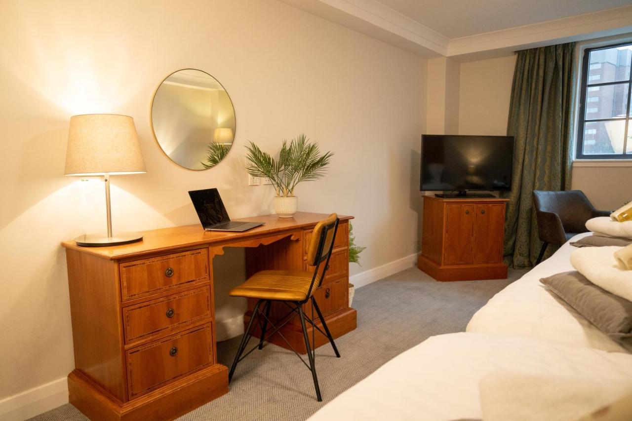 Family Room with Double and Single Beds - Non-Smoking,1660280776:JPEG