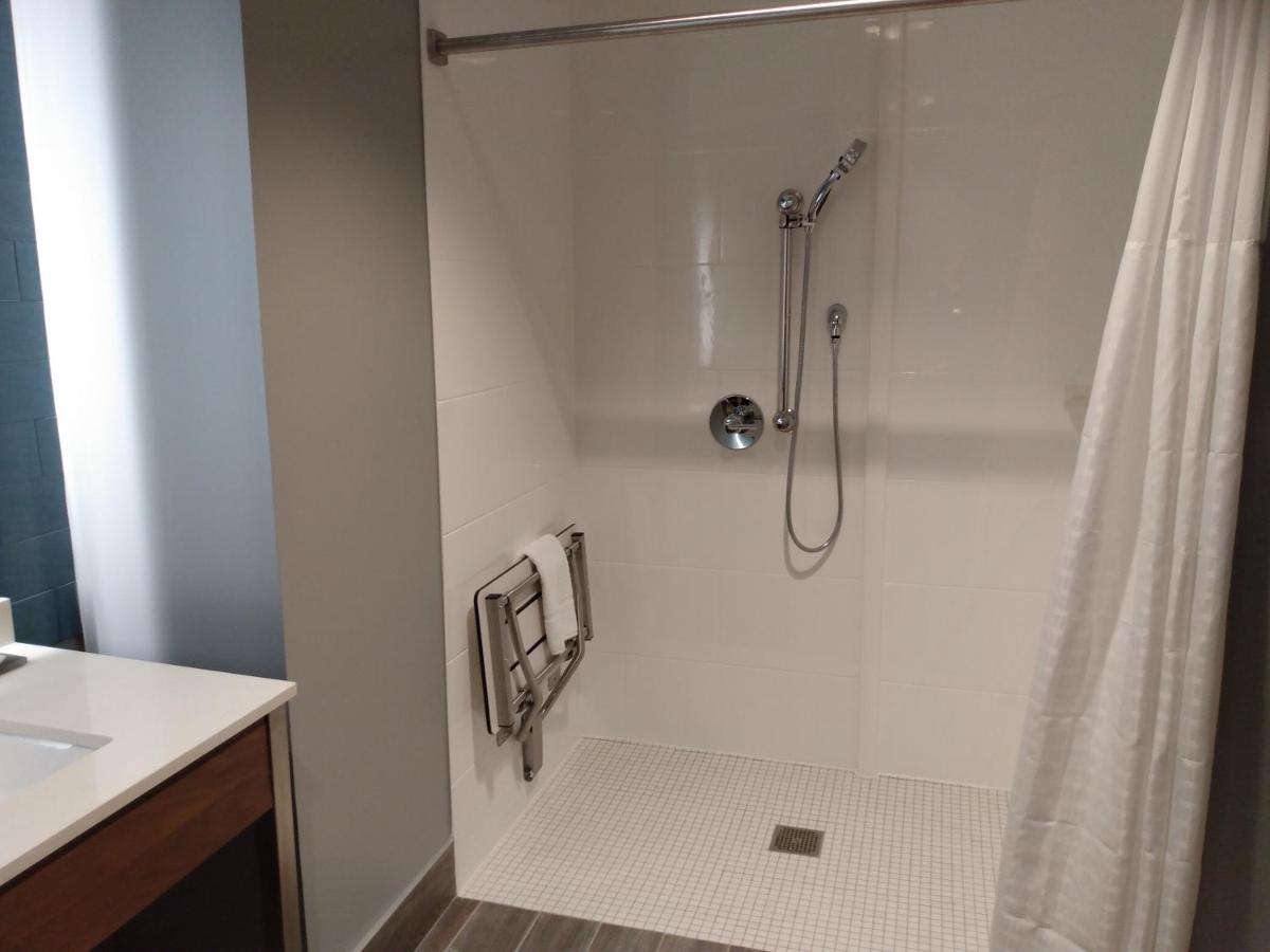 1 King Bed, Mobility Accessible Studio Suite, Roll-In Shower, Non-Smoking,1191655276:JPEG
