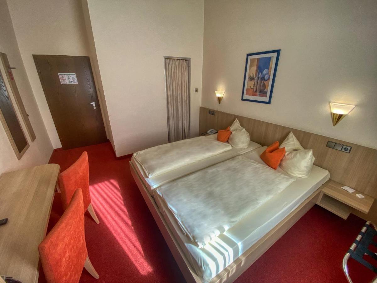 Economy Double Room,398820462:JPEG