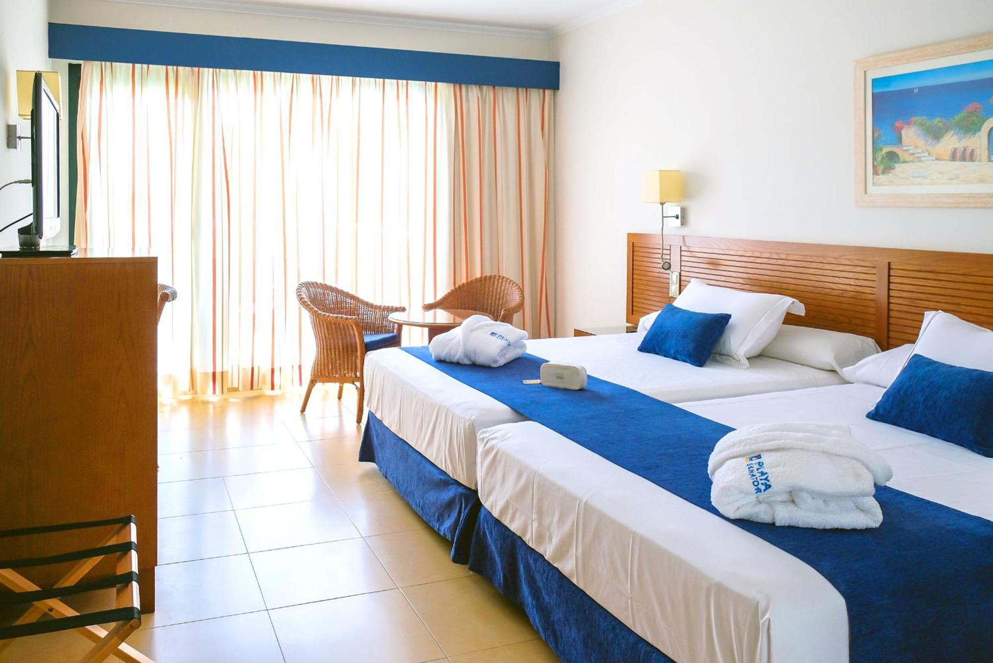 Double Room with Sea View (2 Adults + 1 Child),262692161:JPEG