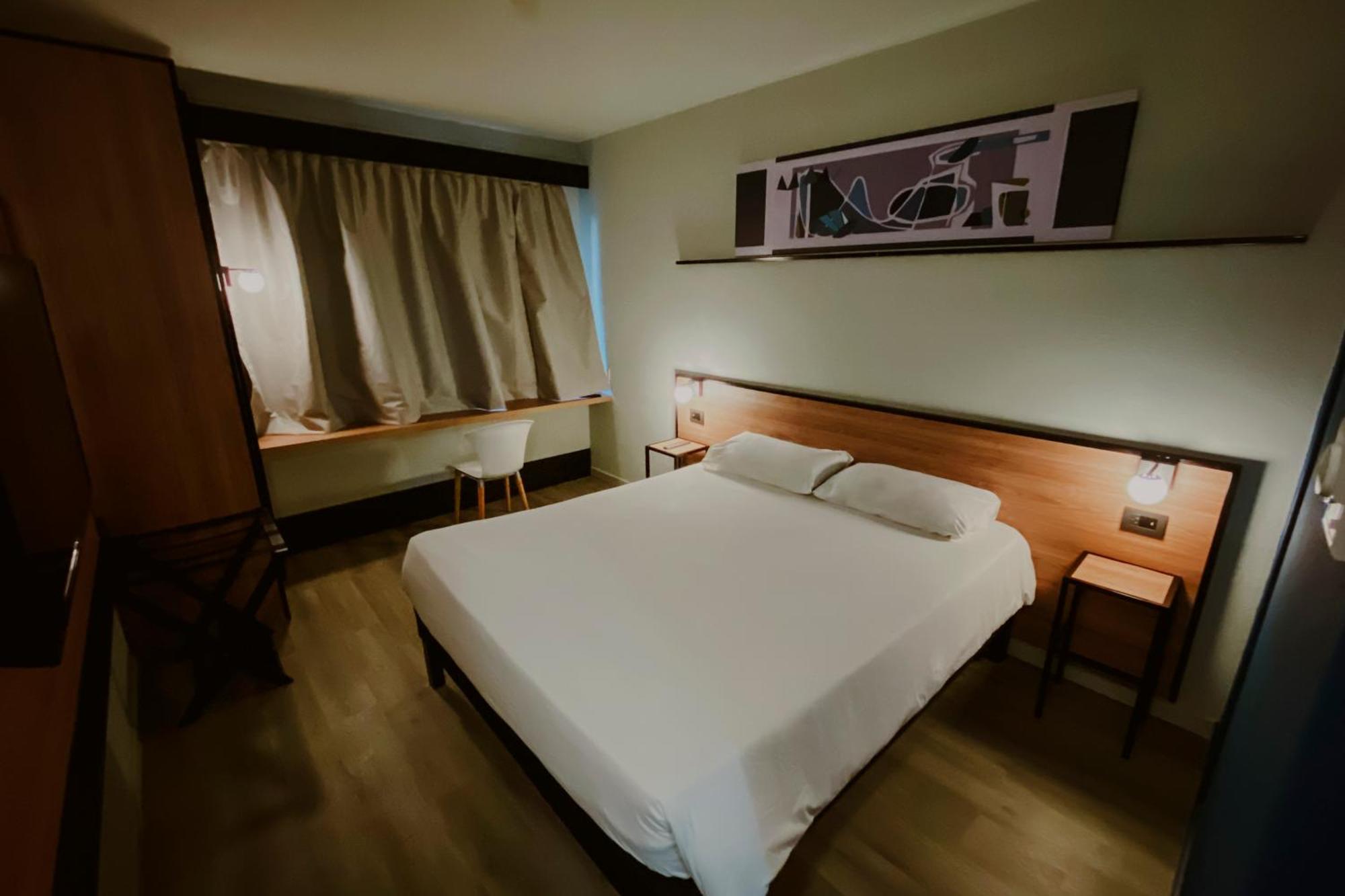 Standard Double Room,1704916223:JPEG