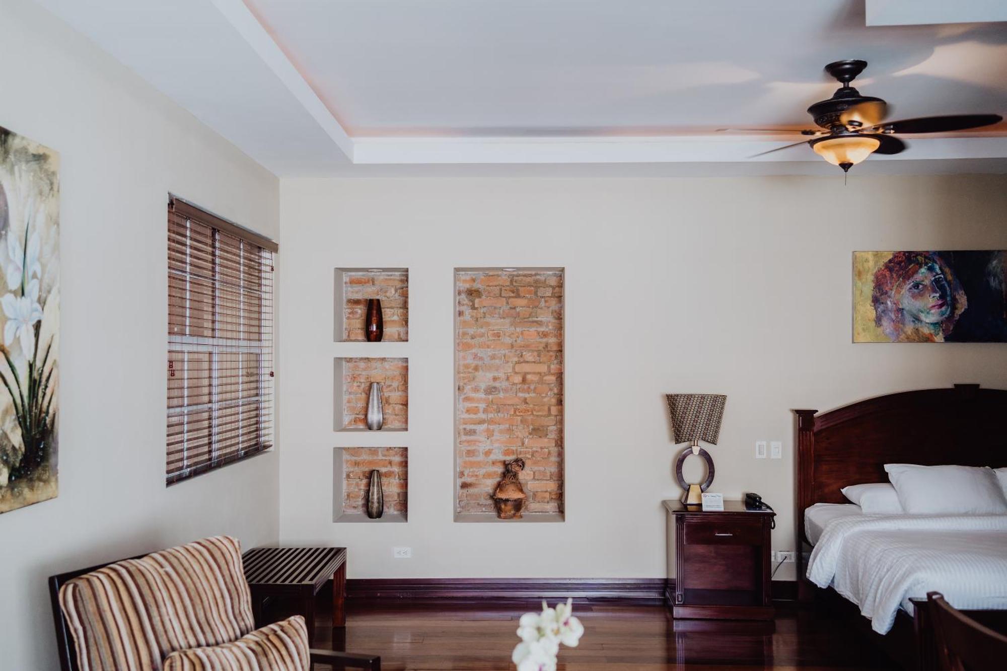 Suite,1234047023:JPEG