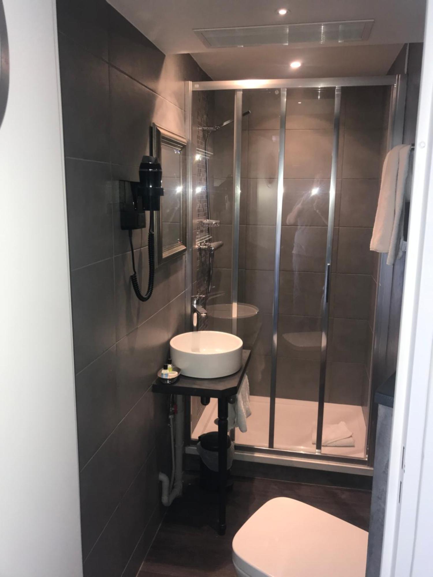 Single Room,1215032806:JPEG