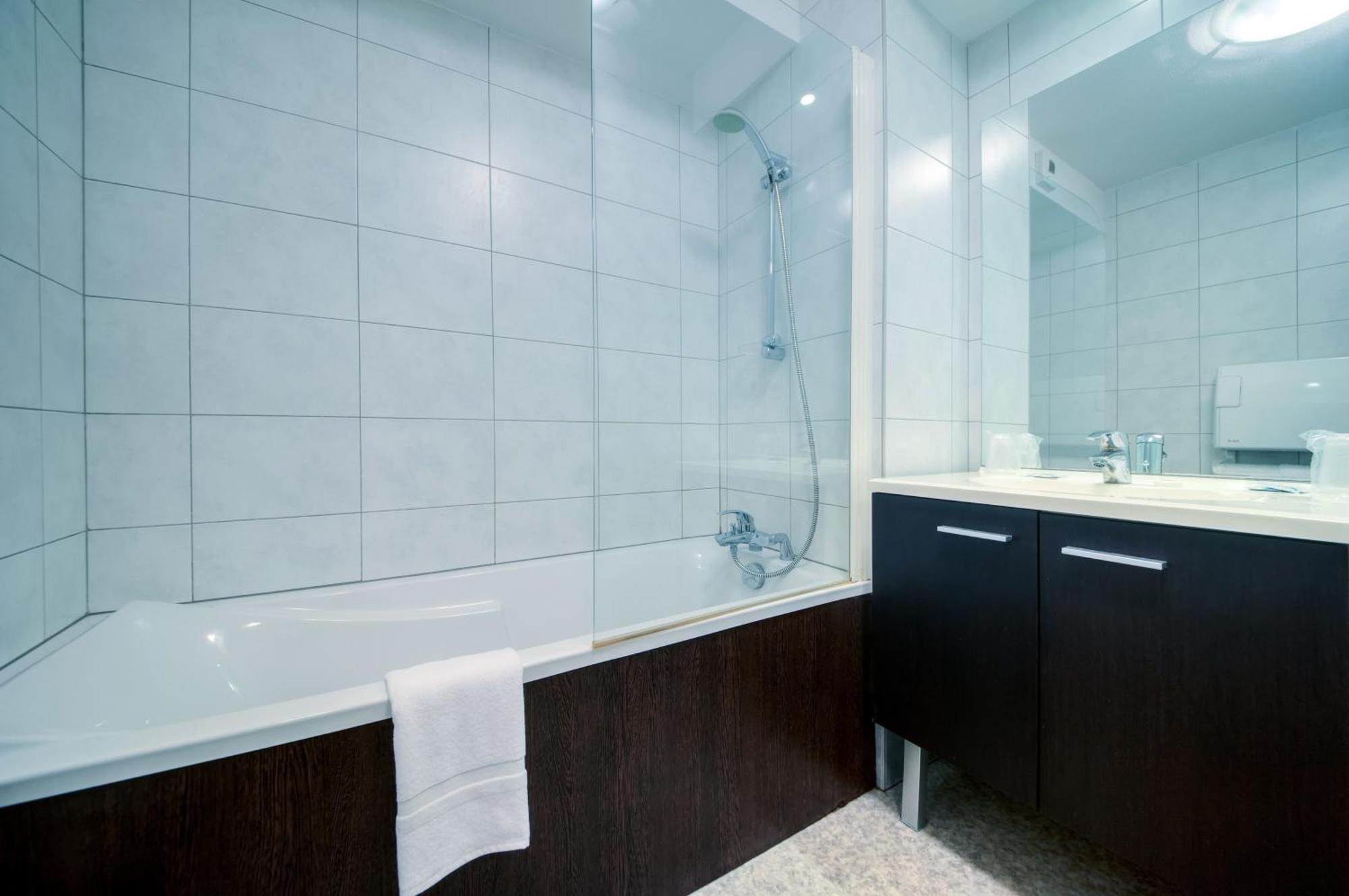 One-Bedroom Apartment,1072567165:JPEG