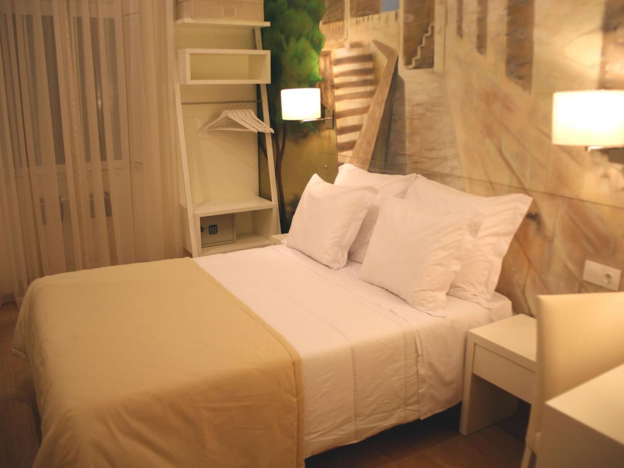 Small Double Room,1215871576:JPEG