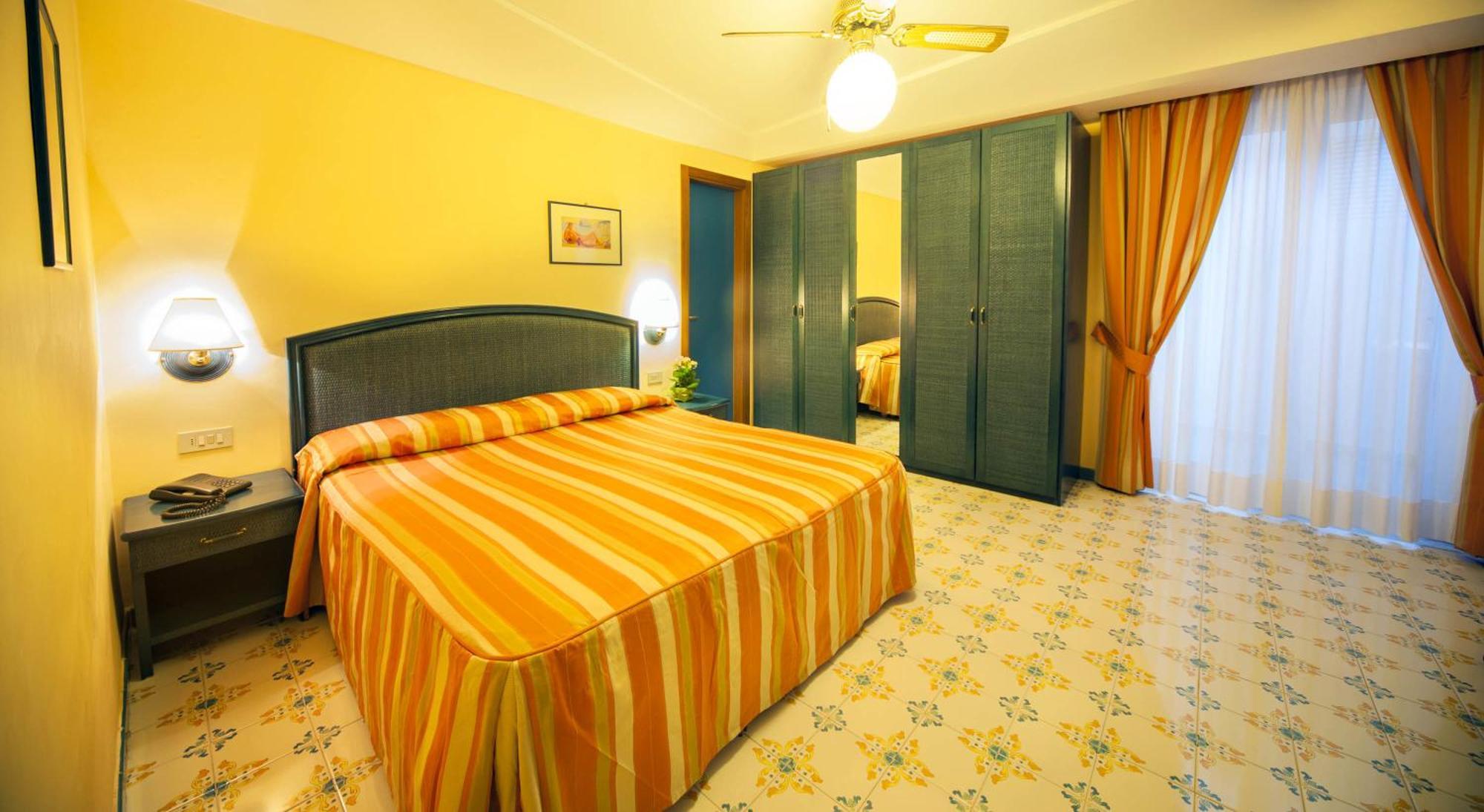Double or Twin Room,1216162171:JPEG