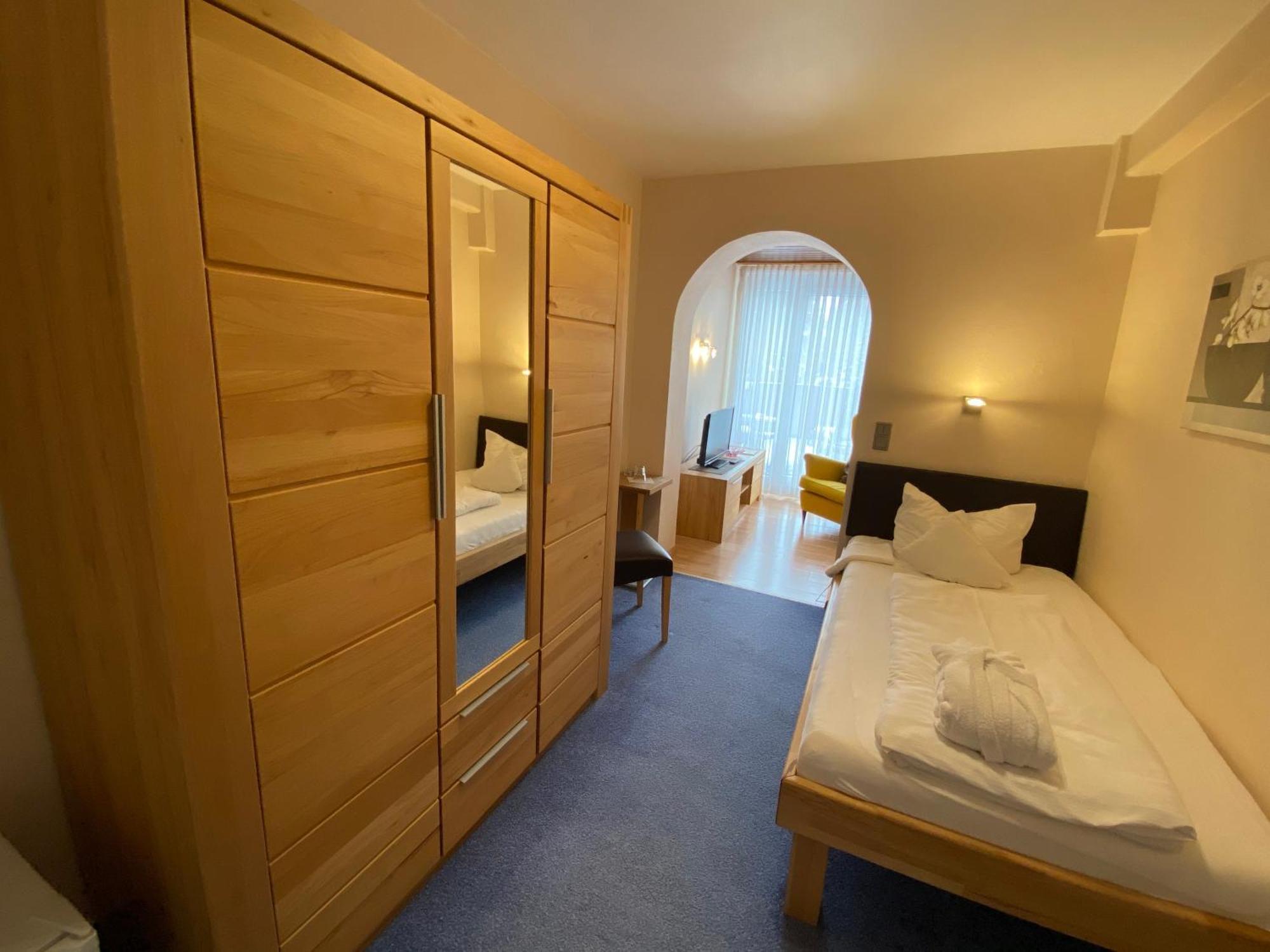 Standard Single Room,1184104063:JPEG