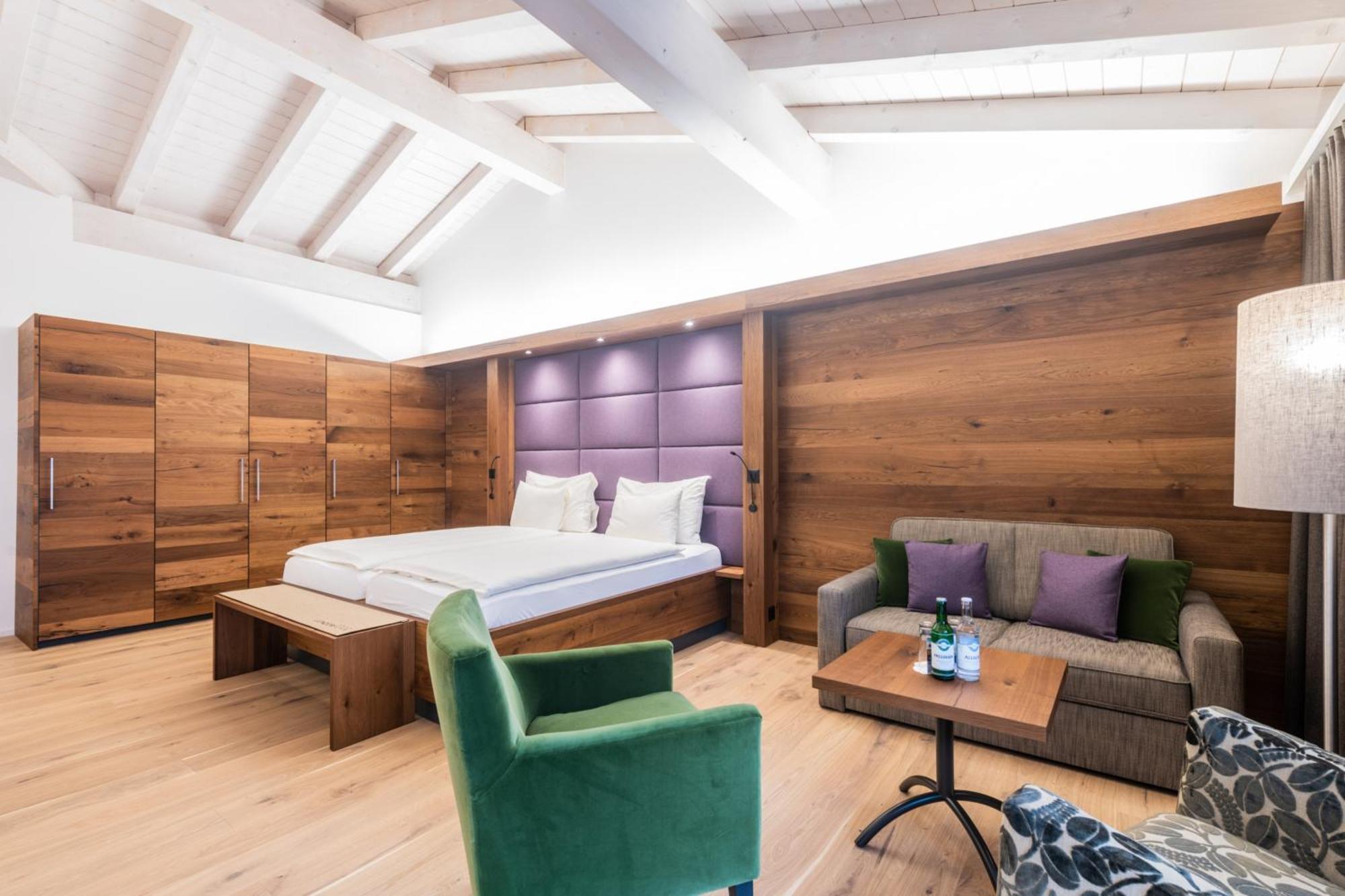 Luxury Double Room Balcony,1589269856:JPEG