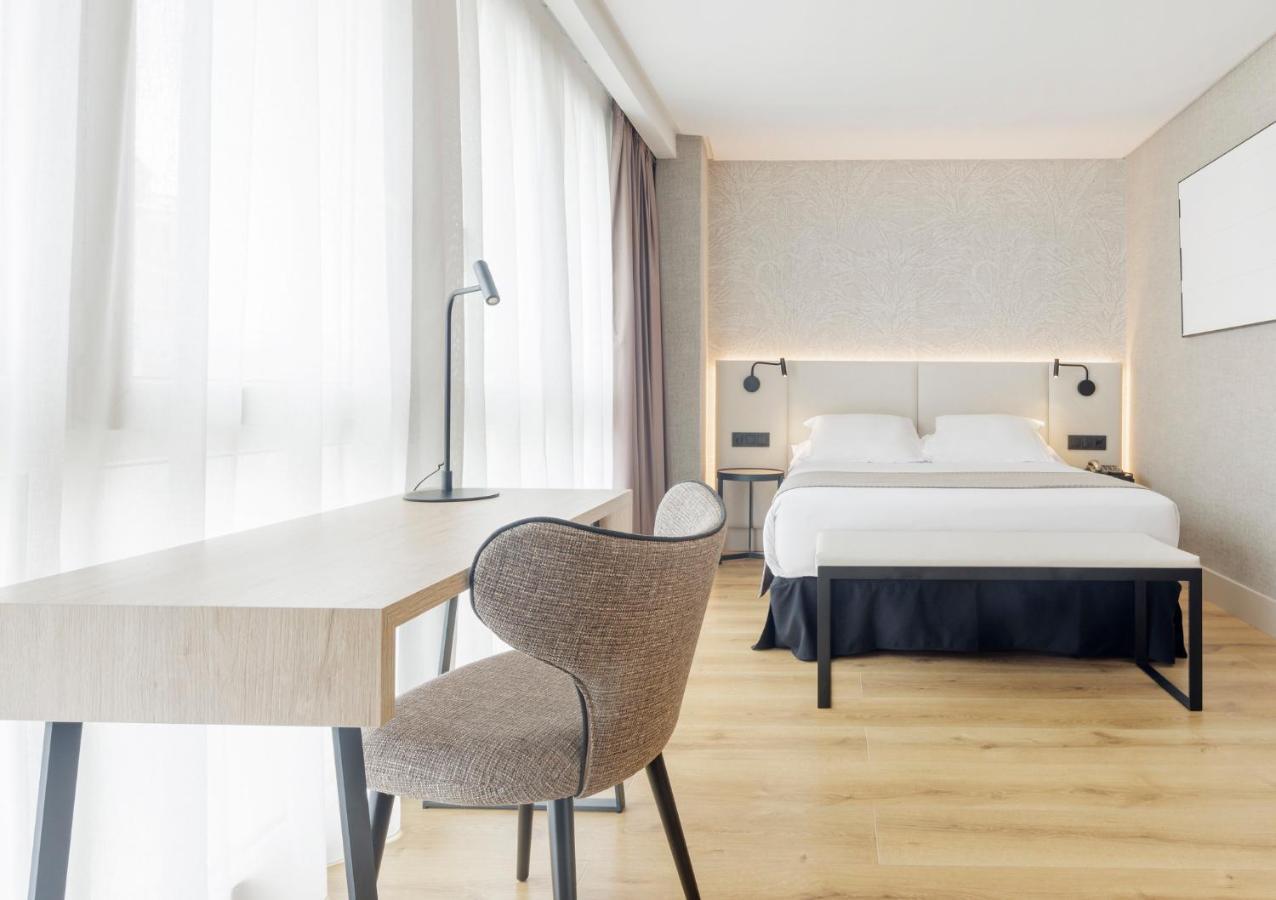 Doppel- oder Zweibettzimmer