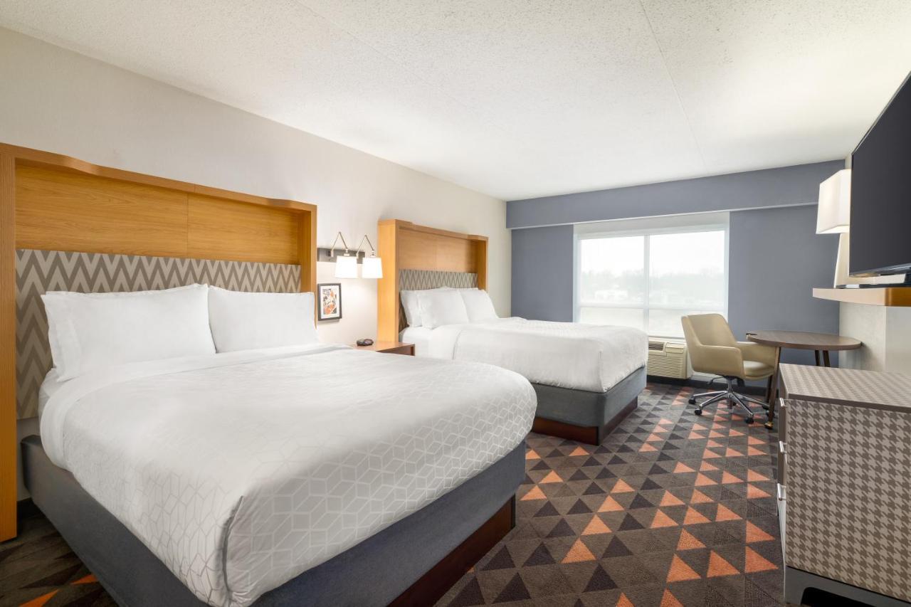 Standard Queen Room with Two Queen Beds,1234743404:JPEG