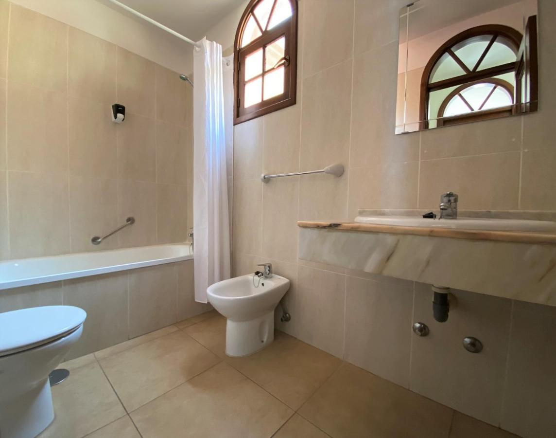 One-Bedroom Apartment,1237878190:JPEG