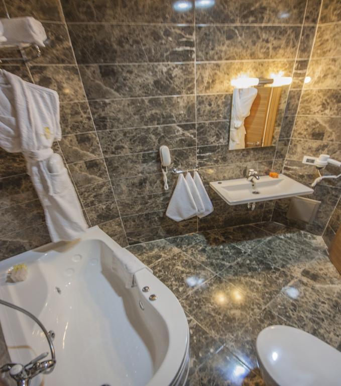 Standard Triple Room with Sea View