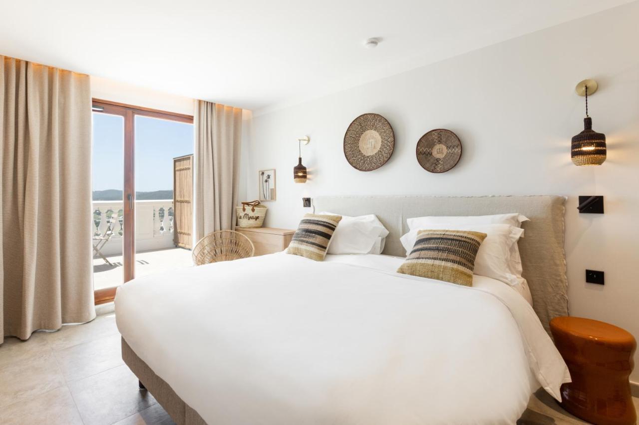 Deluxe Room,1252183666:JPEG
