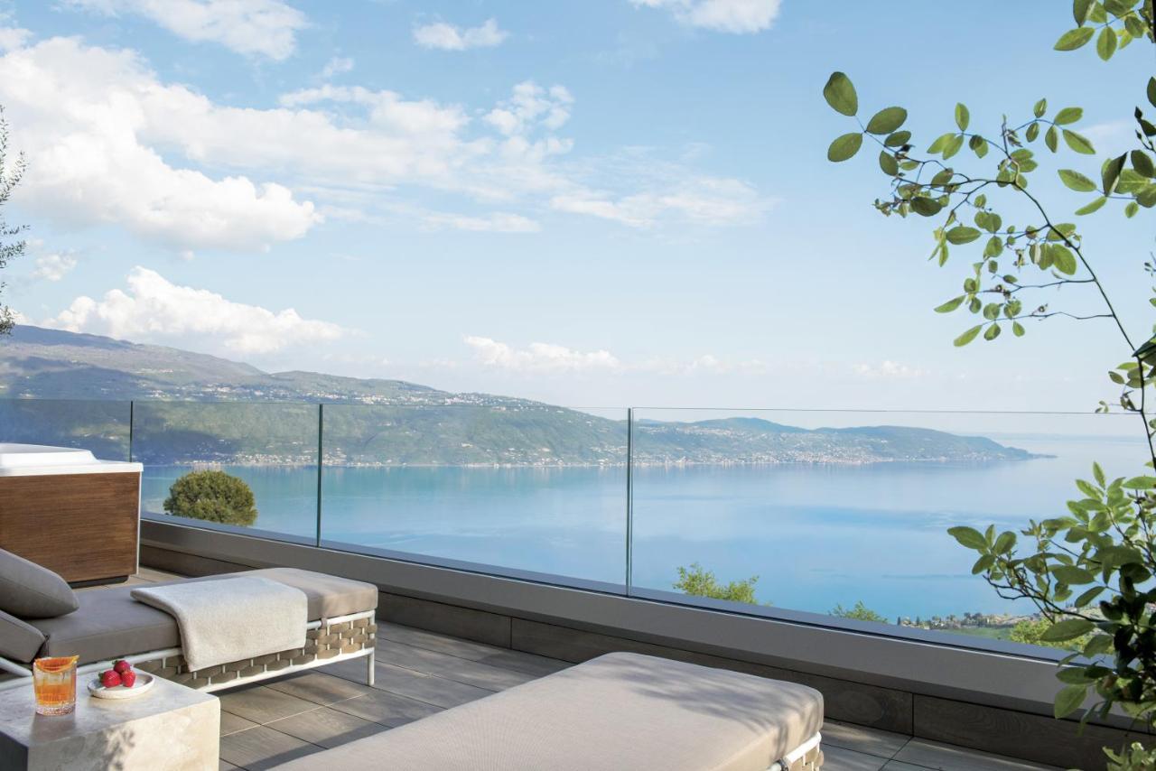 Luxus-Suite mit Whirlpool und Seeblick