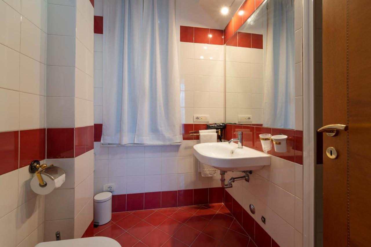 Doppelzimmer mit Balkon