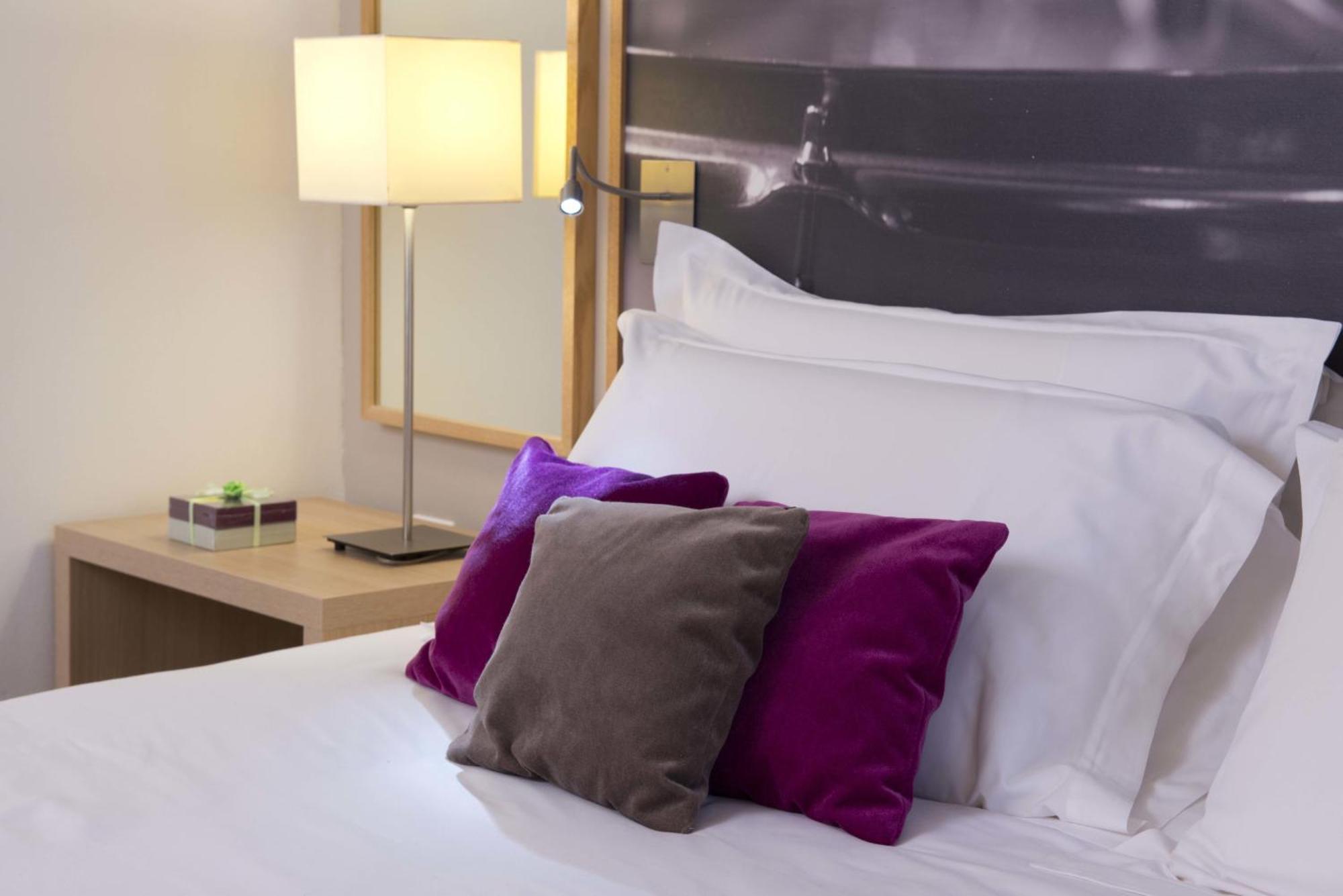 Suite One Double Bed Sofa Bed,1141573669:JPEG