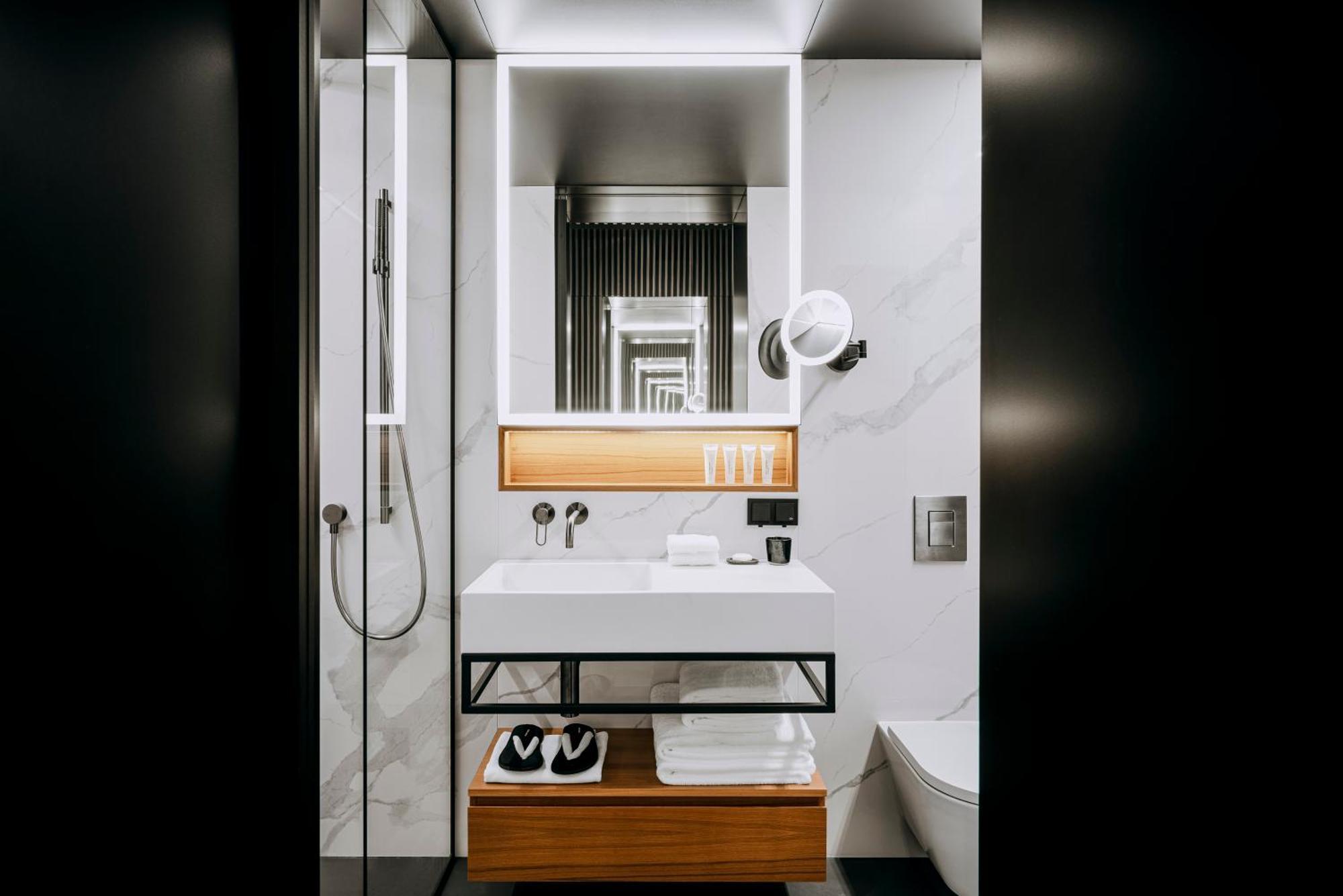 Executive Room,1277046742:JPEG