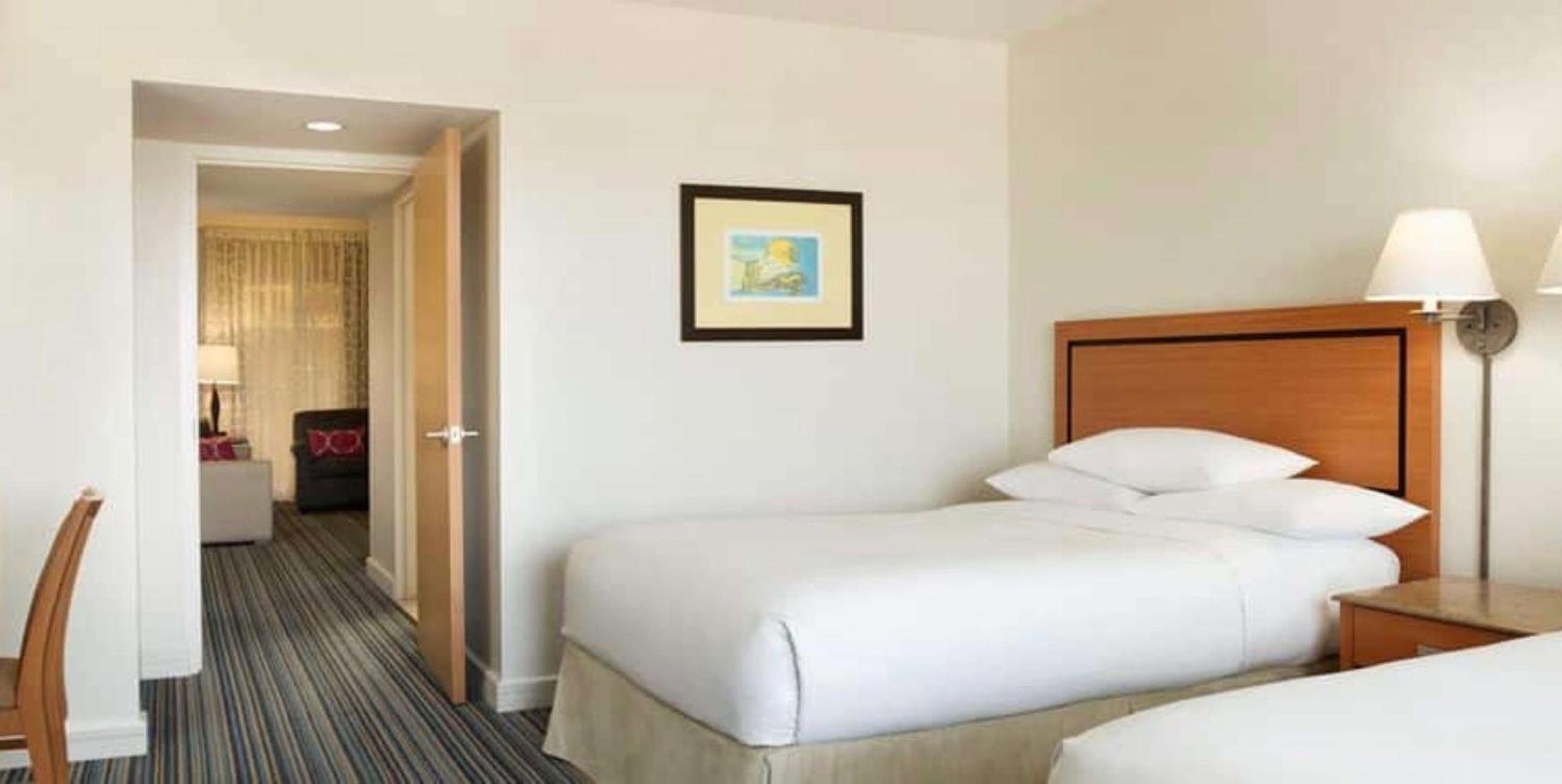 Standard Double Suite,1552449973:JPEG