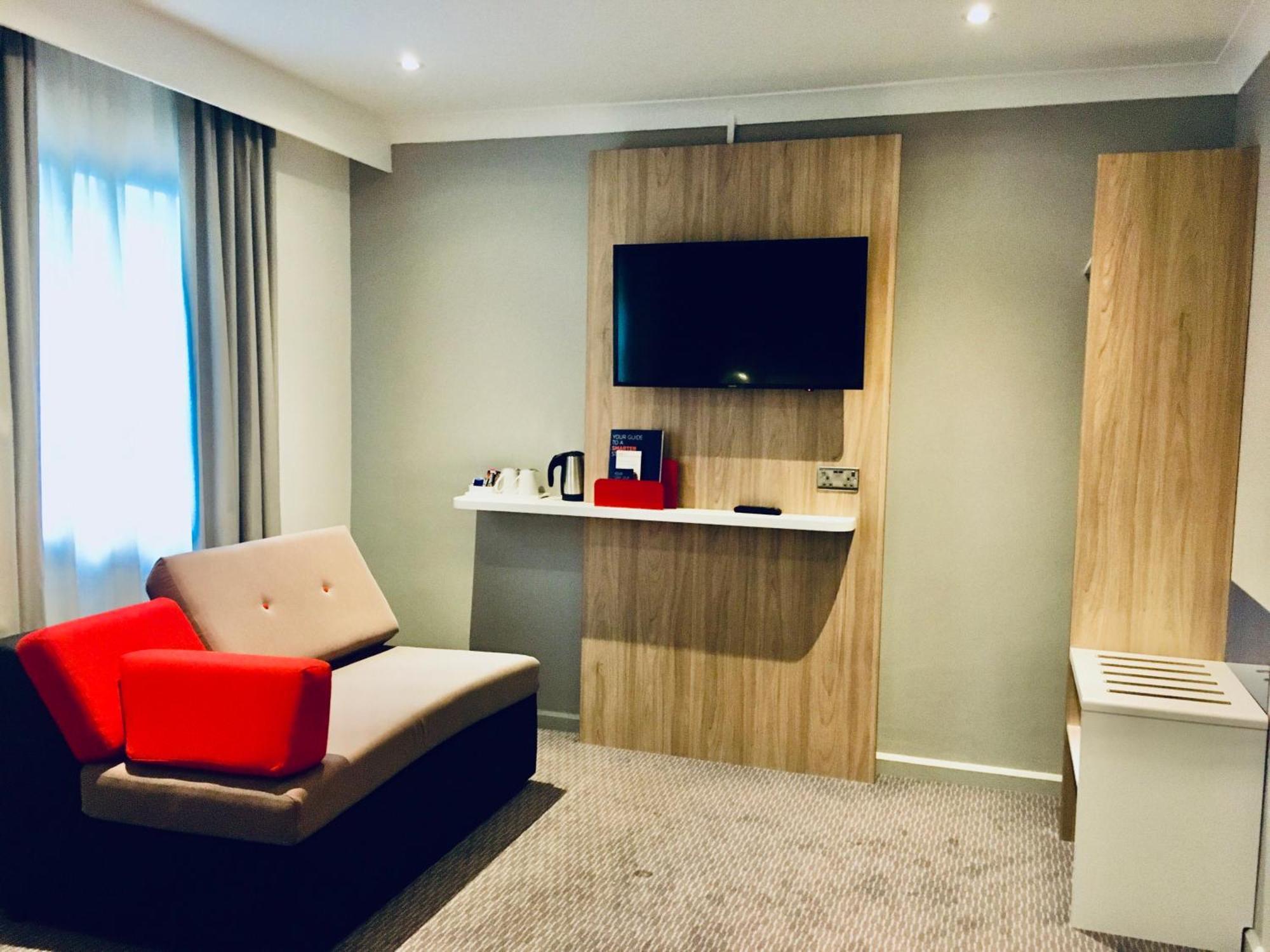 Standard Double Room with Single Sofa Bed and Free Hot Breakfast,1675796805:JPEG