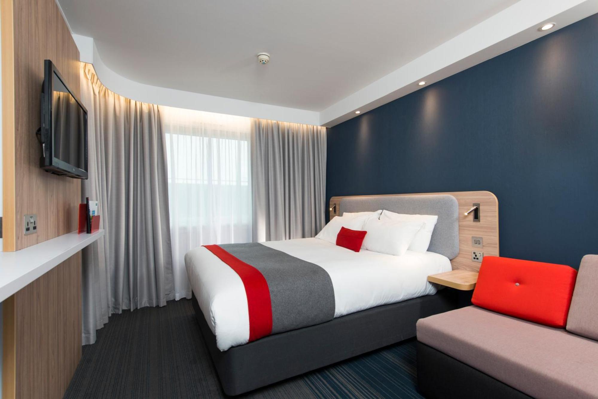 Standard Double Room with Sofa Bed and Free Hot Breakfast,1709979567:JPEG
