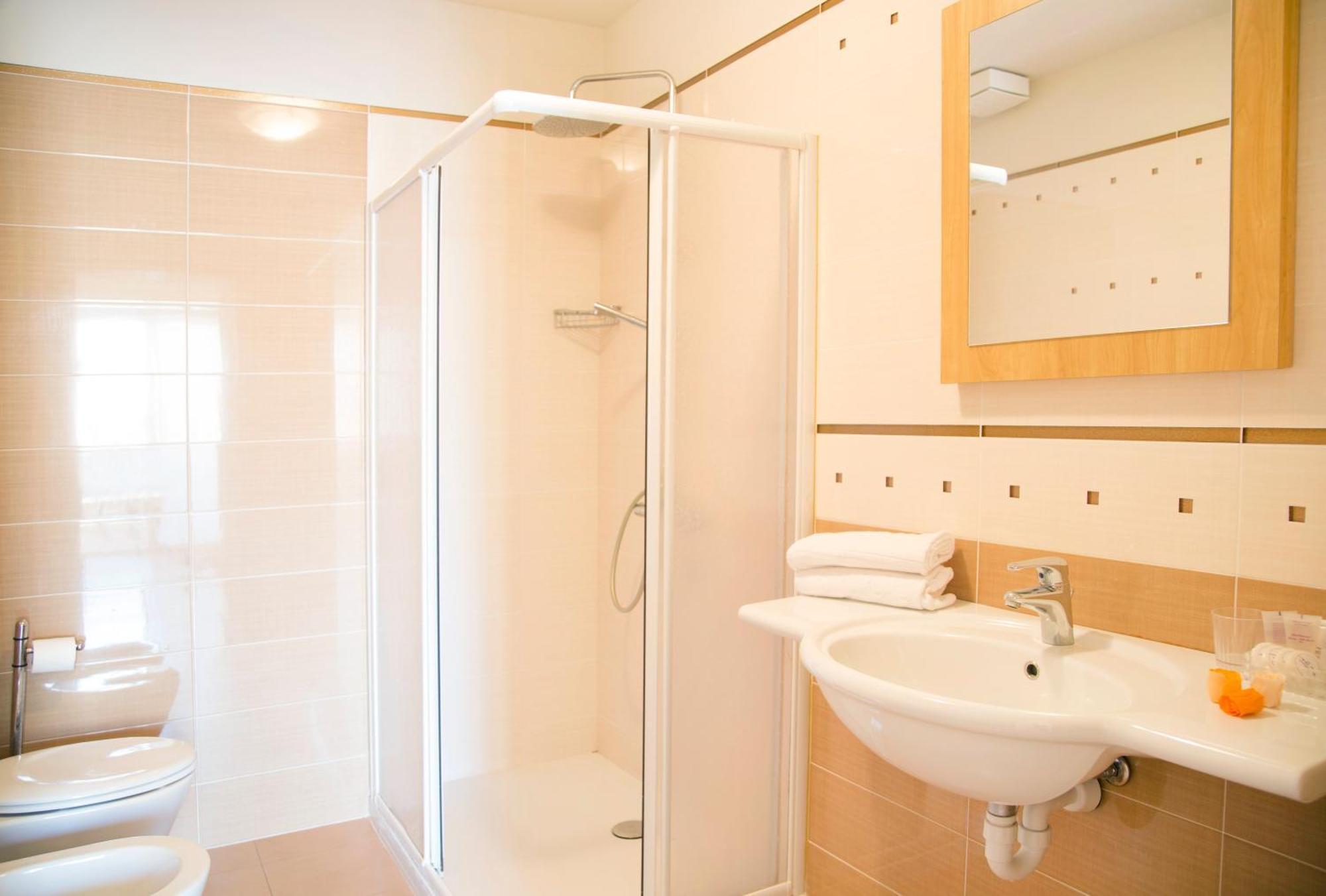 One-Bedroom Apartment - Annex,1279631791:JPEG