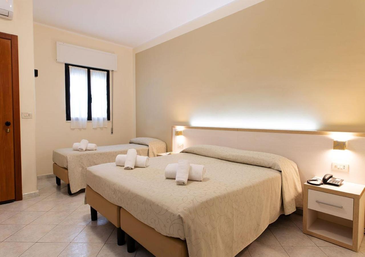 Triple Room,823514618:JPEG