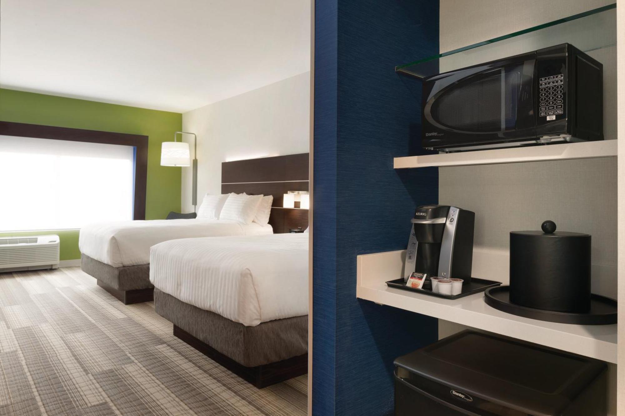 Queen Room with Two Queen Beds - Disability Access with Bath Tub,1450355215:JPEG