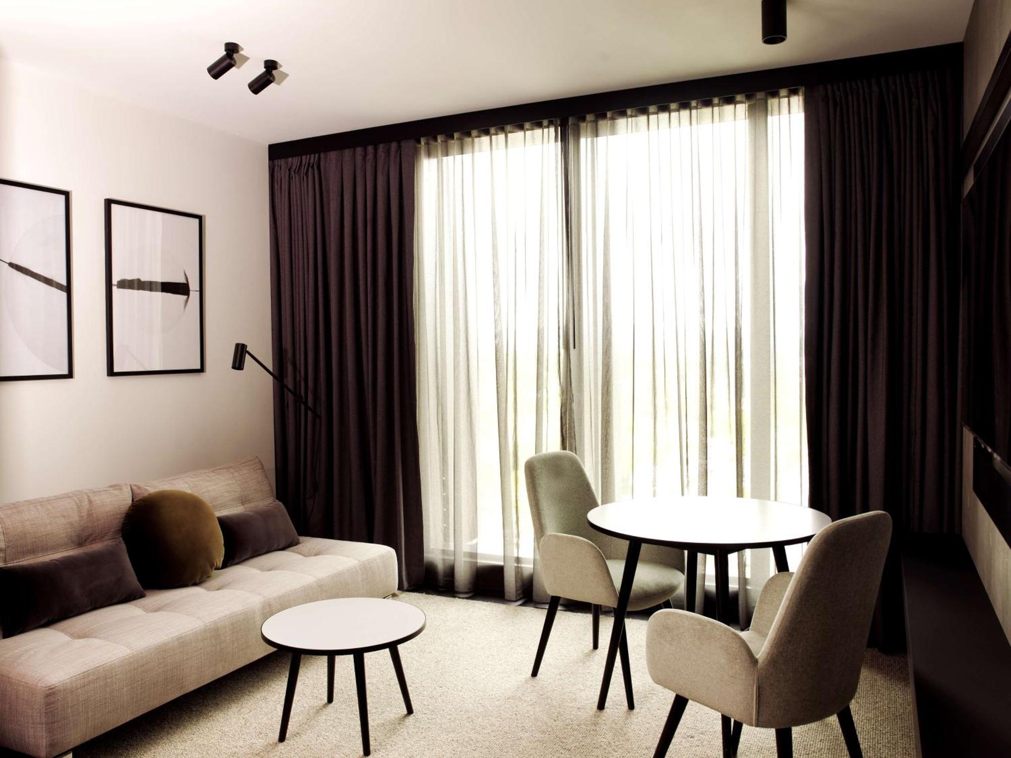 One-Bedroom Apartment,1286038441:JPEG