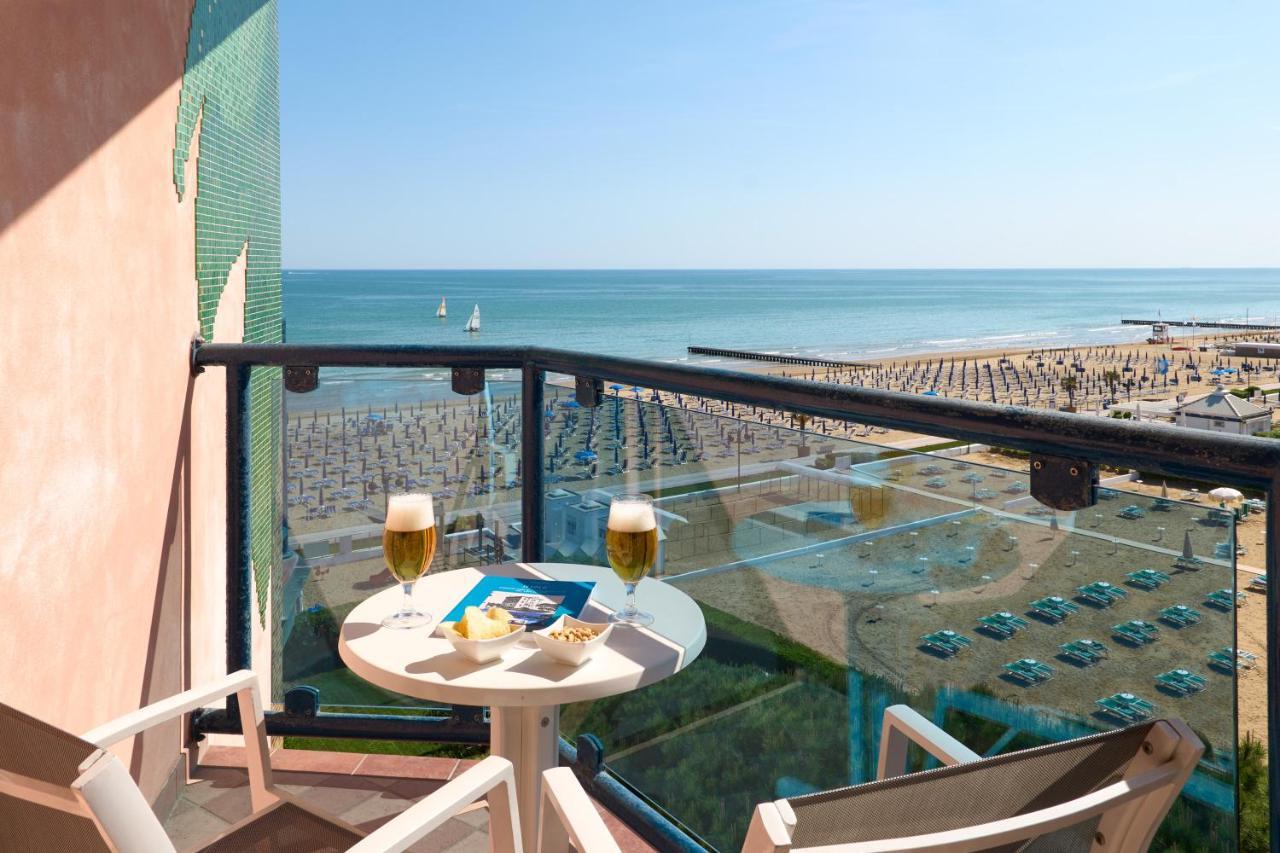 Deluxe Double or Twin Room Sea View,765745615:JPEG