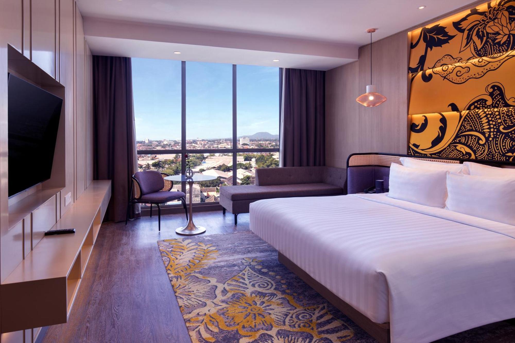 Executive King Room with Mountain View - High Floor