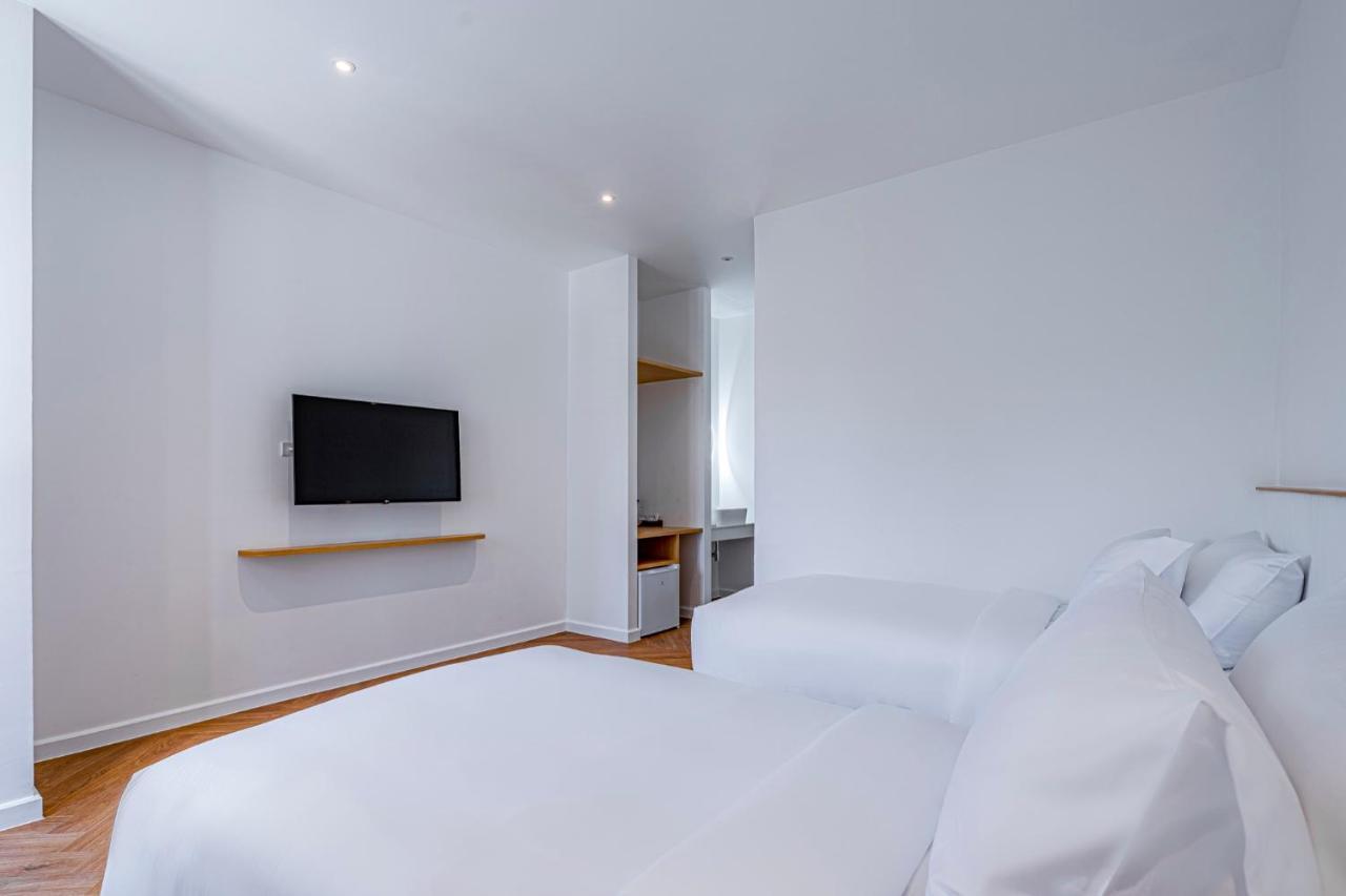 Twin Room,1297980274:JPEG