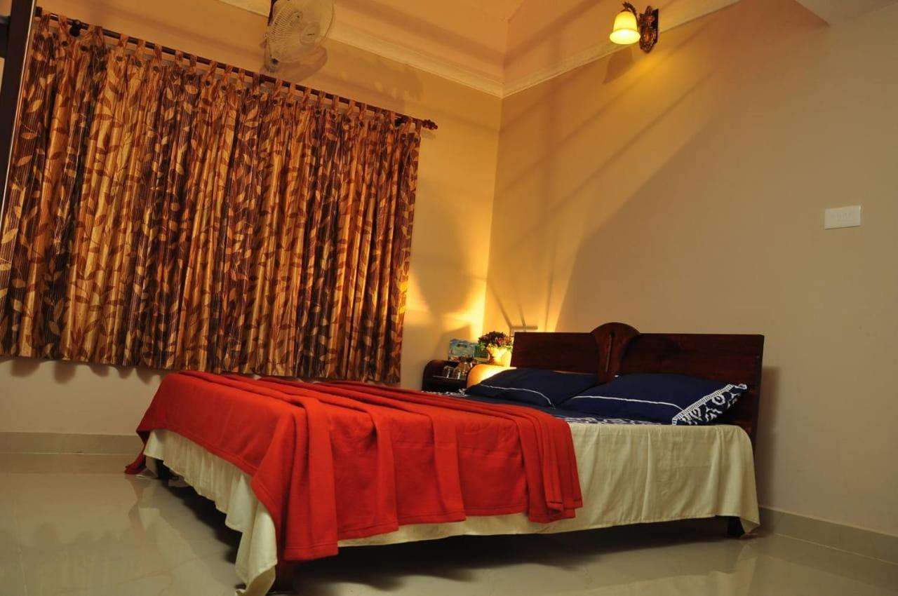Family Room,1612587904:JPEG