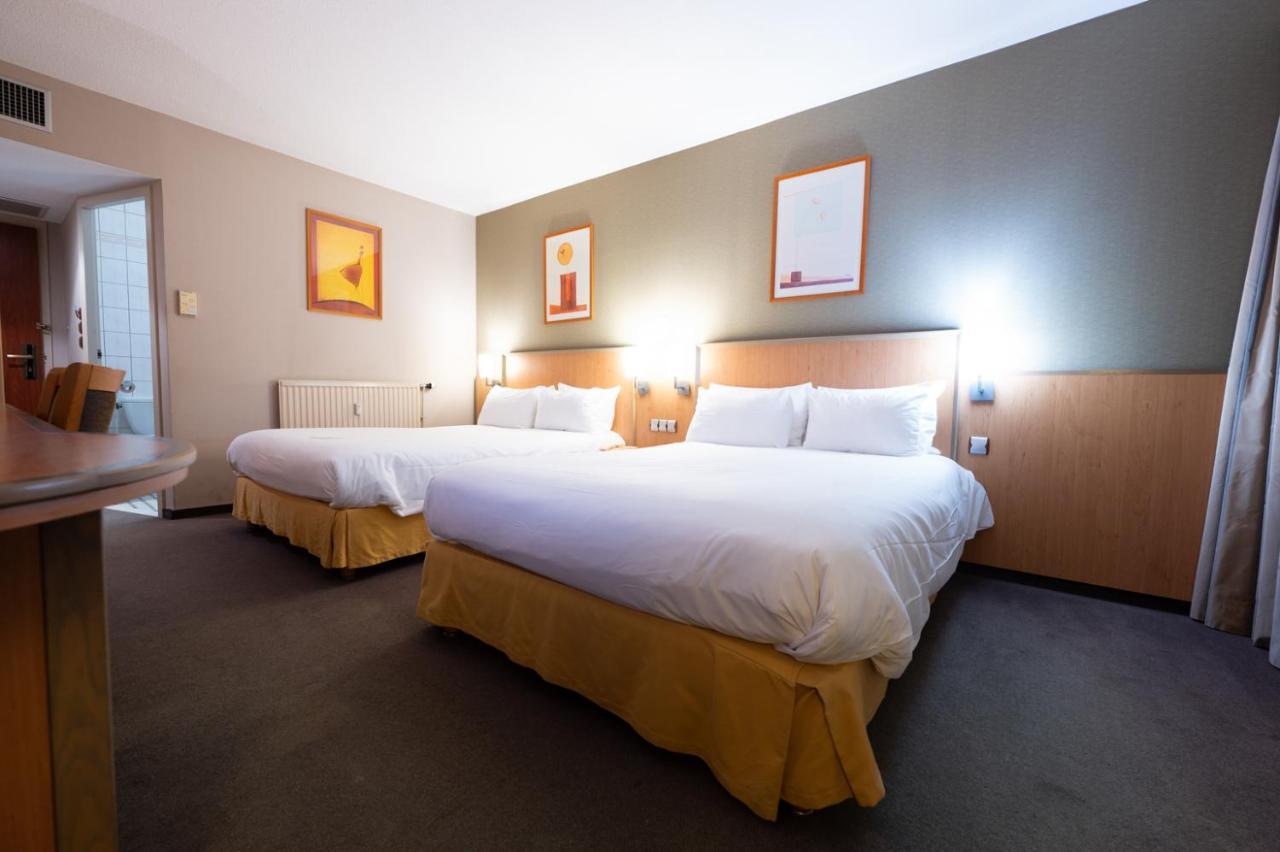 Standard Double Room with Two Double Beds,1588054406:JPEG