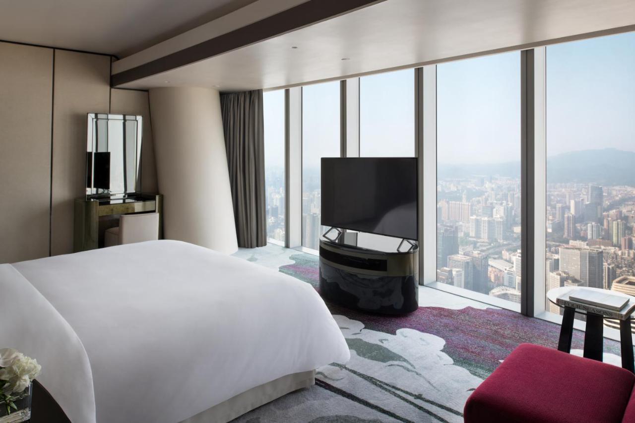 Deluxe King Suite with City View,1339361918:JPEG