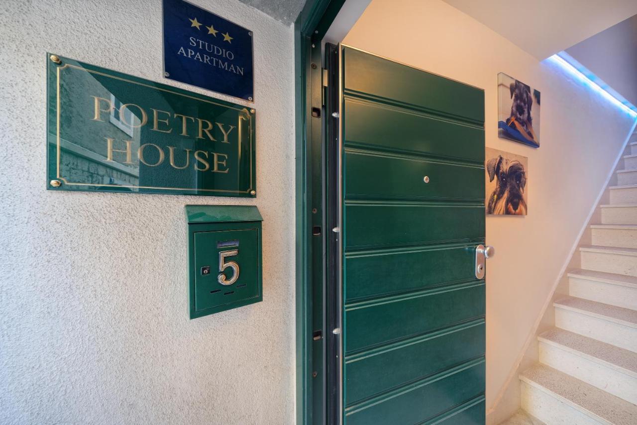 One-Bedroom House,1348135118:JPEG