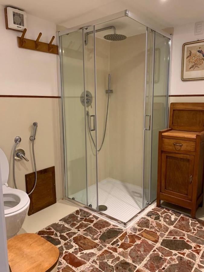 Comfort Triple Room Shower,1361515337:JPEG